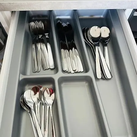 Apartment Aurora Niittykumpu - New 1bedroom -apartment With Balcony, Close To Metro, Aalto University, Metro Areena And Helsinki *