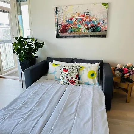 Aurora Niittykumpu - New 1bedroom -apartment With Balcony, Close To Metro, Aalto University, Metro Areena And Helsinki