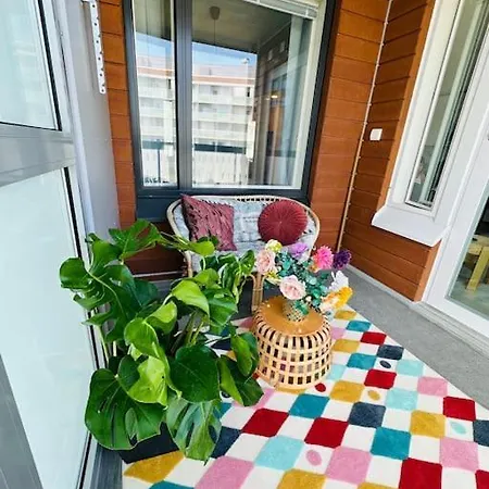 Aurora Niittykumpu - New 1bedroom -apartment With Balcony, Close To Metro, Aalto University, Metro Areena And Helsinki Daire *