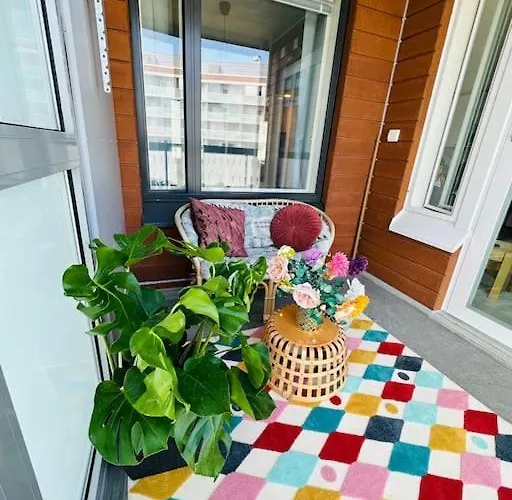 Aurora Niittykumpu - New 1bedroom -apartment With Balcony, Close To Metro, Aalto University, Metro Areena And Helsinki Appartement *