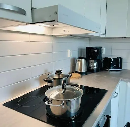 Aurora Niittykumpu - New 1bedroom -apartment With Balcony, Close To Metro, Aalto University, Metro Areena And Helsinki *